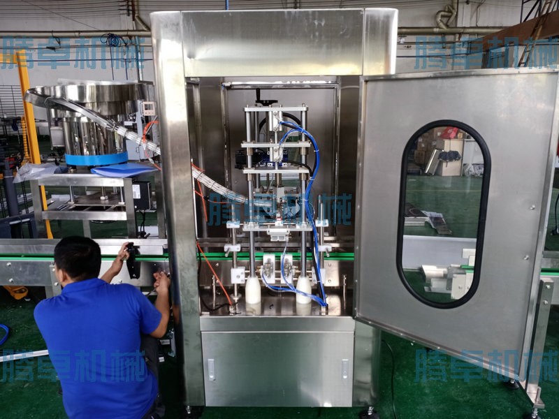 自動灌裝旋蓋機 自動灌裝旋蓋機